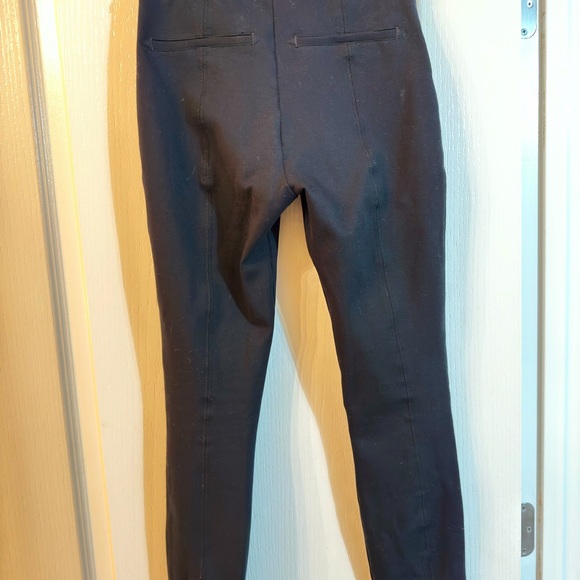 Spanks Pants. Not capri but more ankle length - Picture 3 of 3